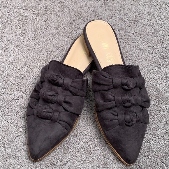 Mi.iM Shoes - Mi.iM Jenelle triple knot black leather mules!